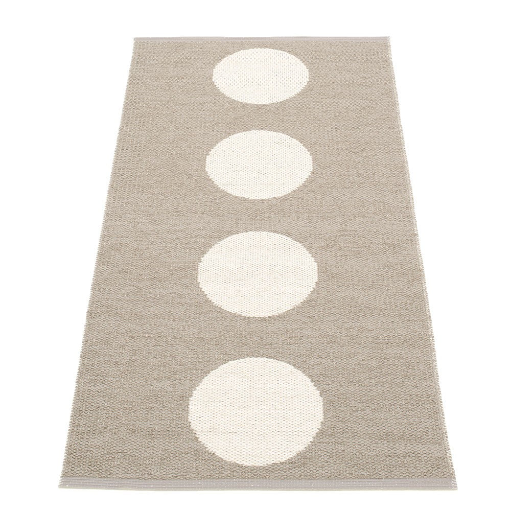 Pappelina Vera Mud & Vanilla Runner 70 x 150 cm