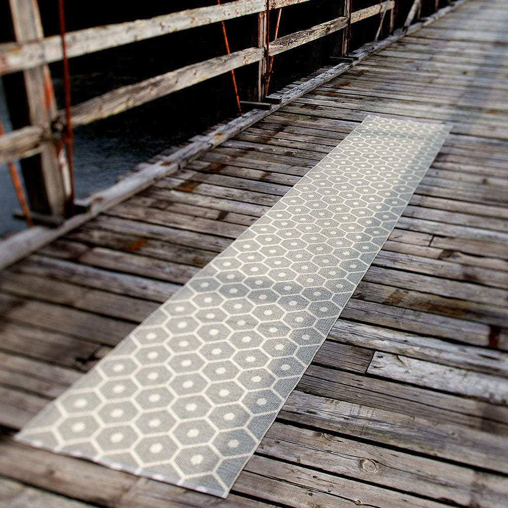 Pappelina Warm Grey & Vanilla Runner