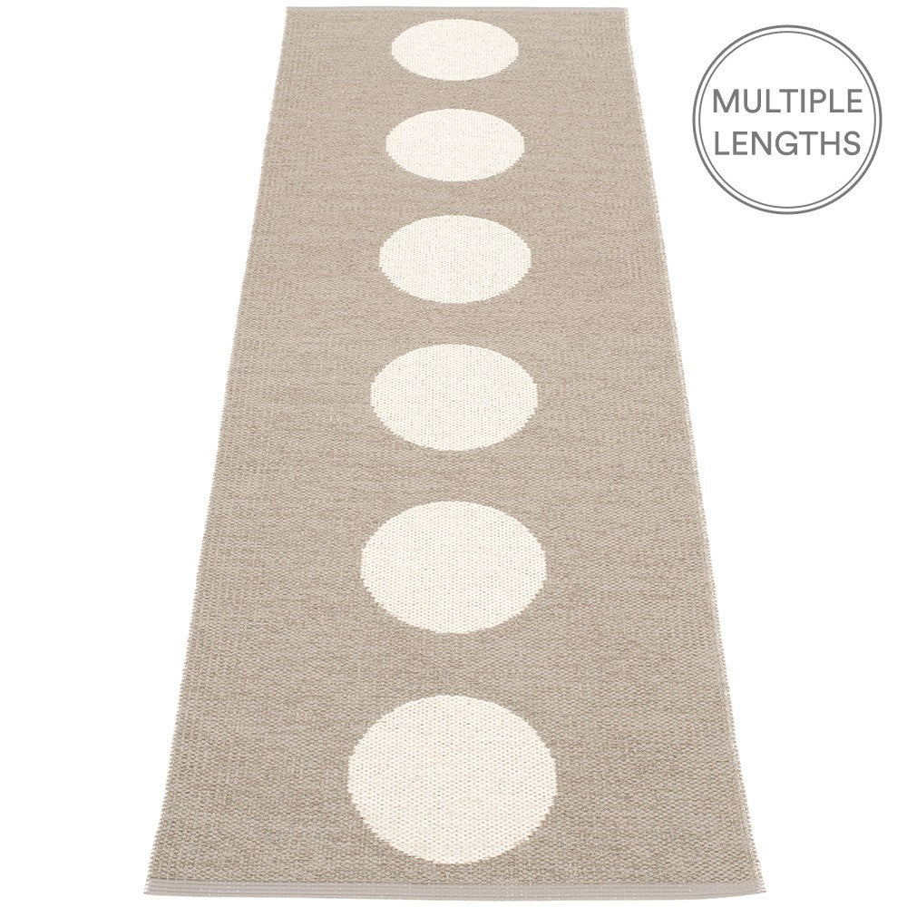 Pappelina Vera Mud & Vanilla Runner 70 x 225 cm