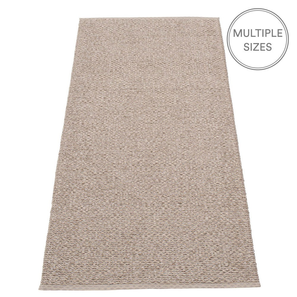 Pappelina Svea Runner - Mud Metallic & Mud - 70 x 160 cm