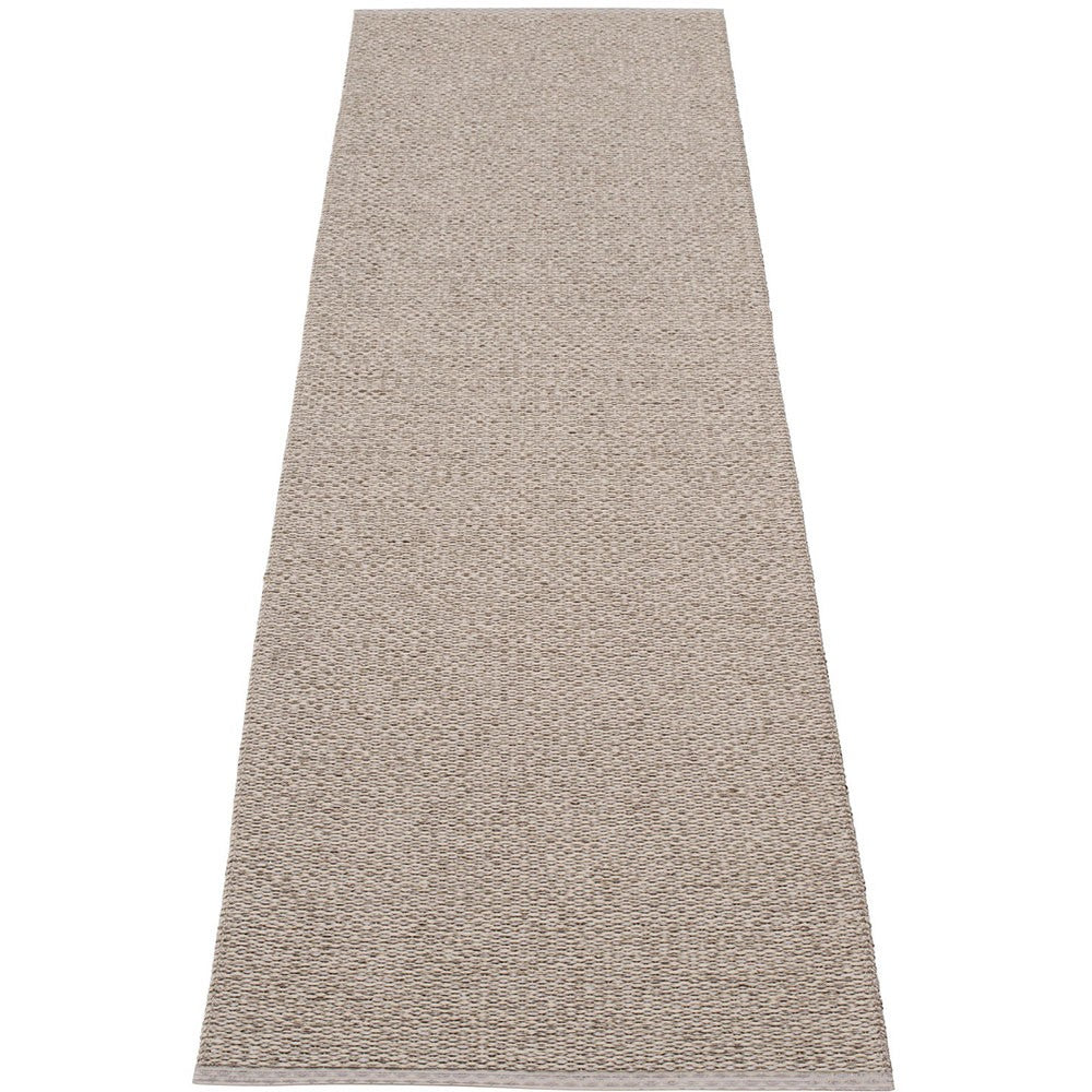 Pappelina Svea Runner - Mud Metallic & Mud - 70 x 240 cm