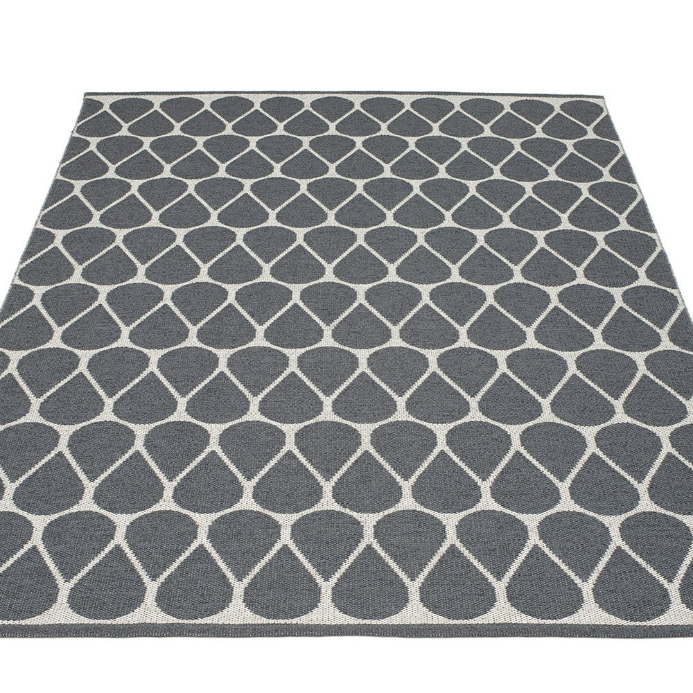 Pappelina Otis Large Rug - Granit 180 x 275 cm