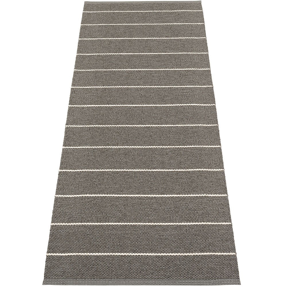Pappelina Carl Runner - Charcoal Side 70 x 180 cm