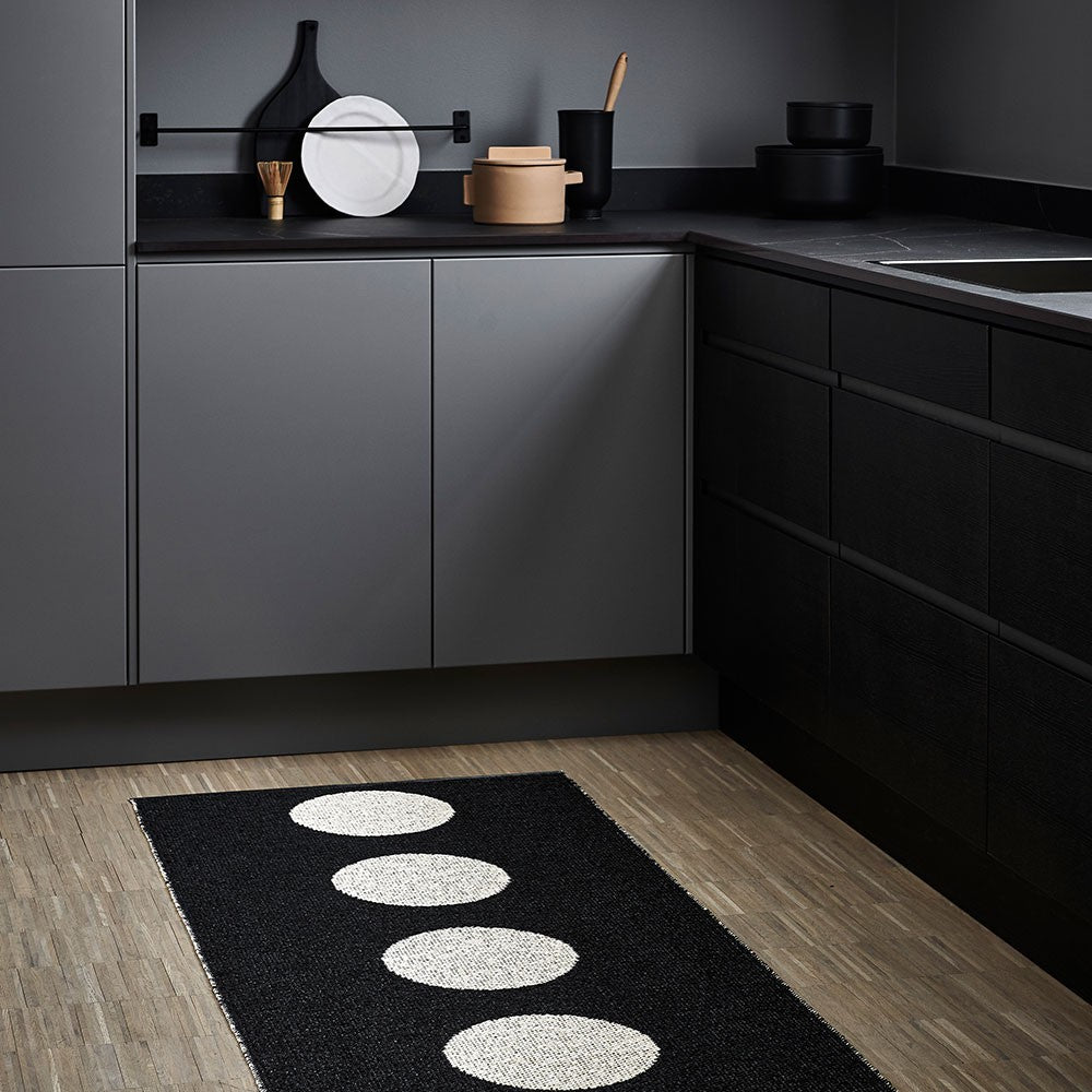 Pappelina Vera Black & Vanilla Runner
