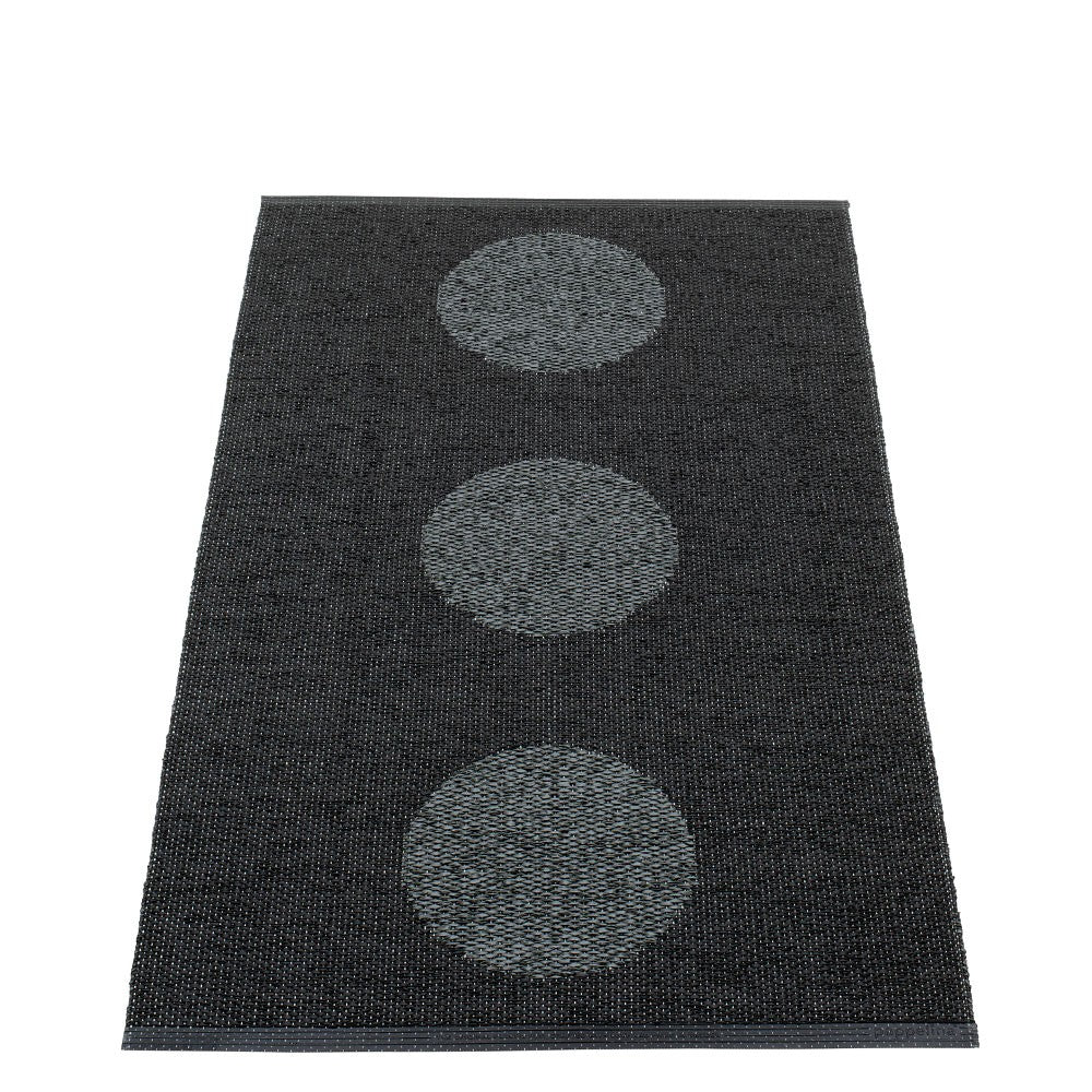Pappelina Vera 2.0 Bio Edition Black/Black Metallic Runner - 70 x 120 cm