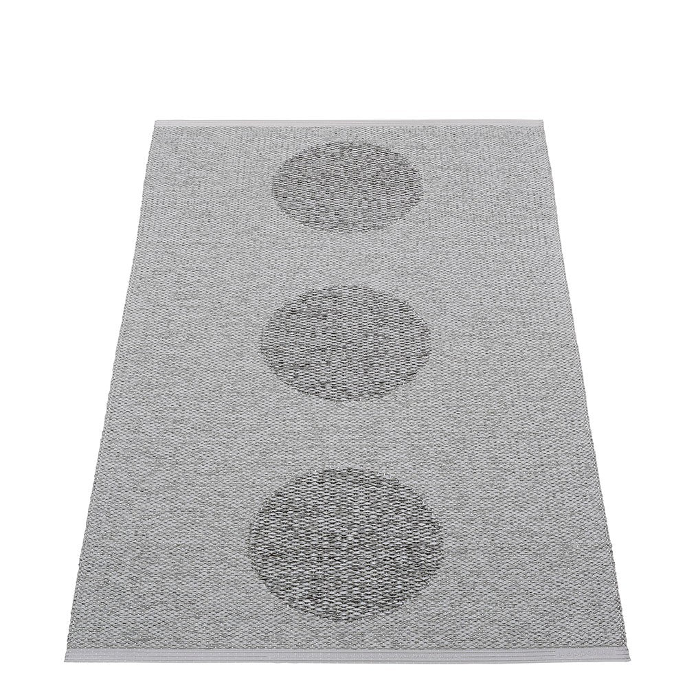Pappelina Vera 2.0 Bio Edition Grey/Granit Metallic Runner - 70 x 120 cm
