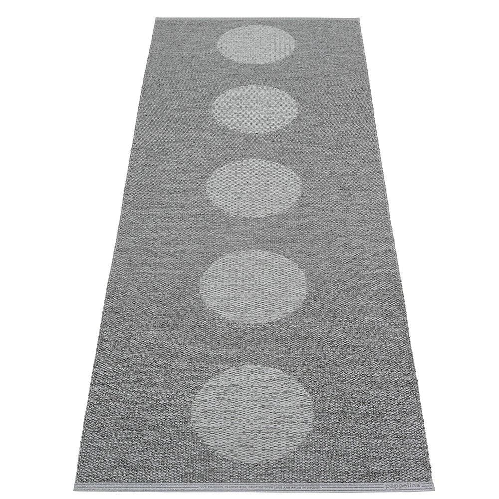 Pappelina Vera 2.0 Bio Edition Grey/Granit Metallic Runner - 70 x 200 cm - Reverse