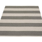 Pappelina Bob Rug - Linen & Charcoal 140 x 180 cm