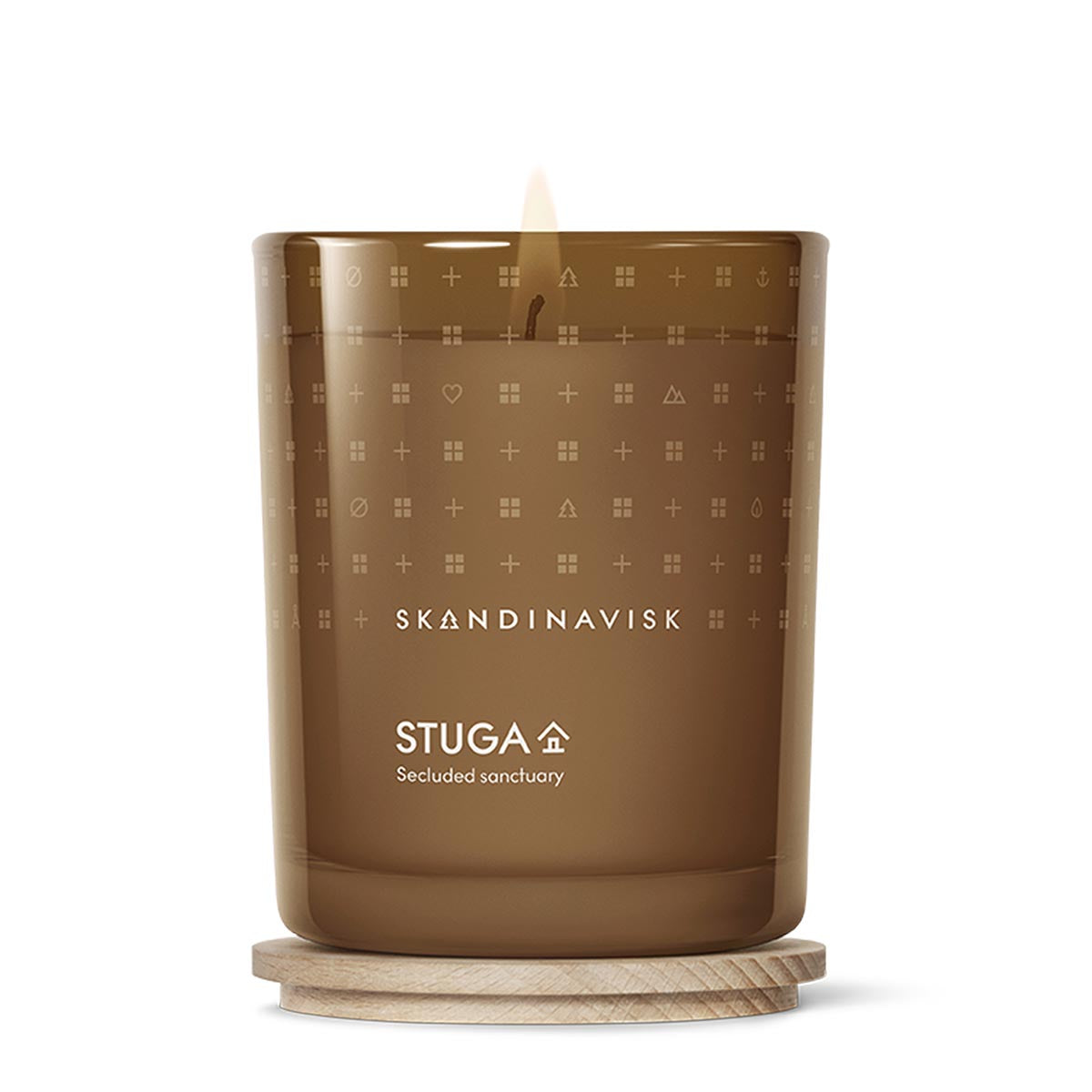 Skandinavisk Stuga candle on a white background
