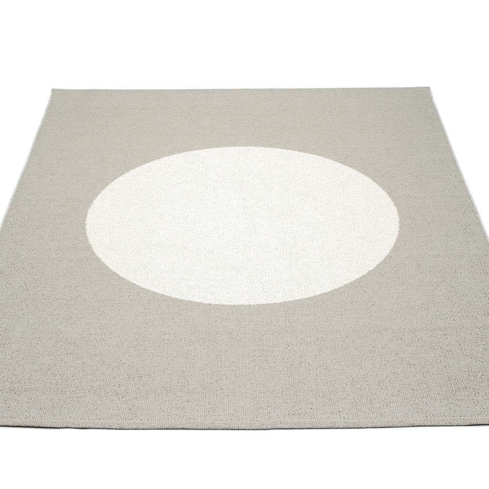 Pappelina Vera One Large Rug - Warm Grey