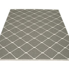 Pappelina Regina Large Rug - Charcoal