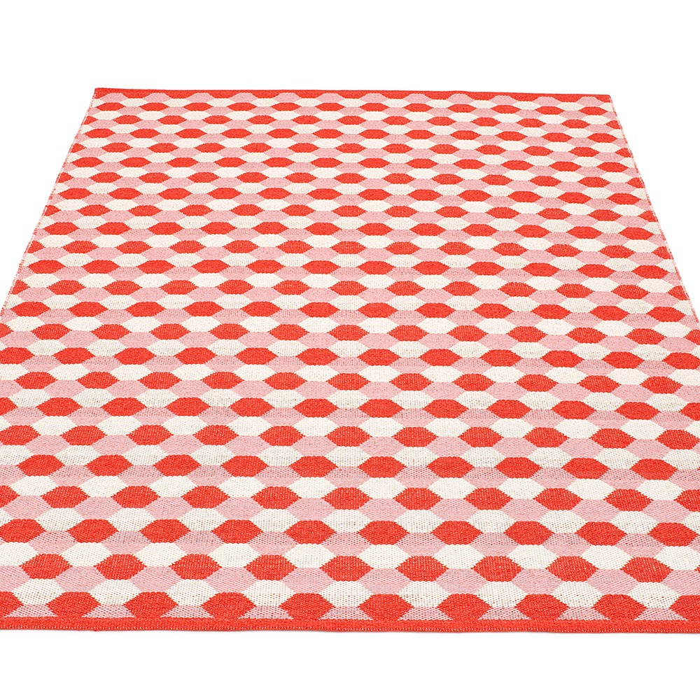 Pappelina Dana Large Rug - Coral Red