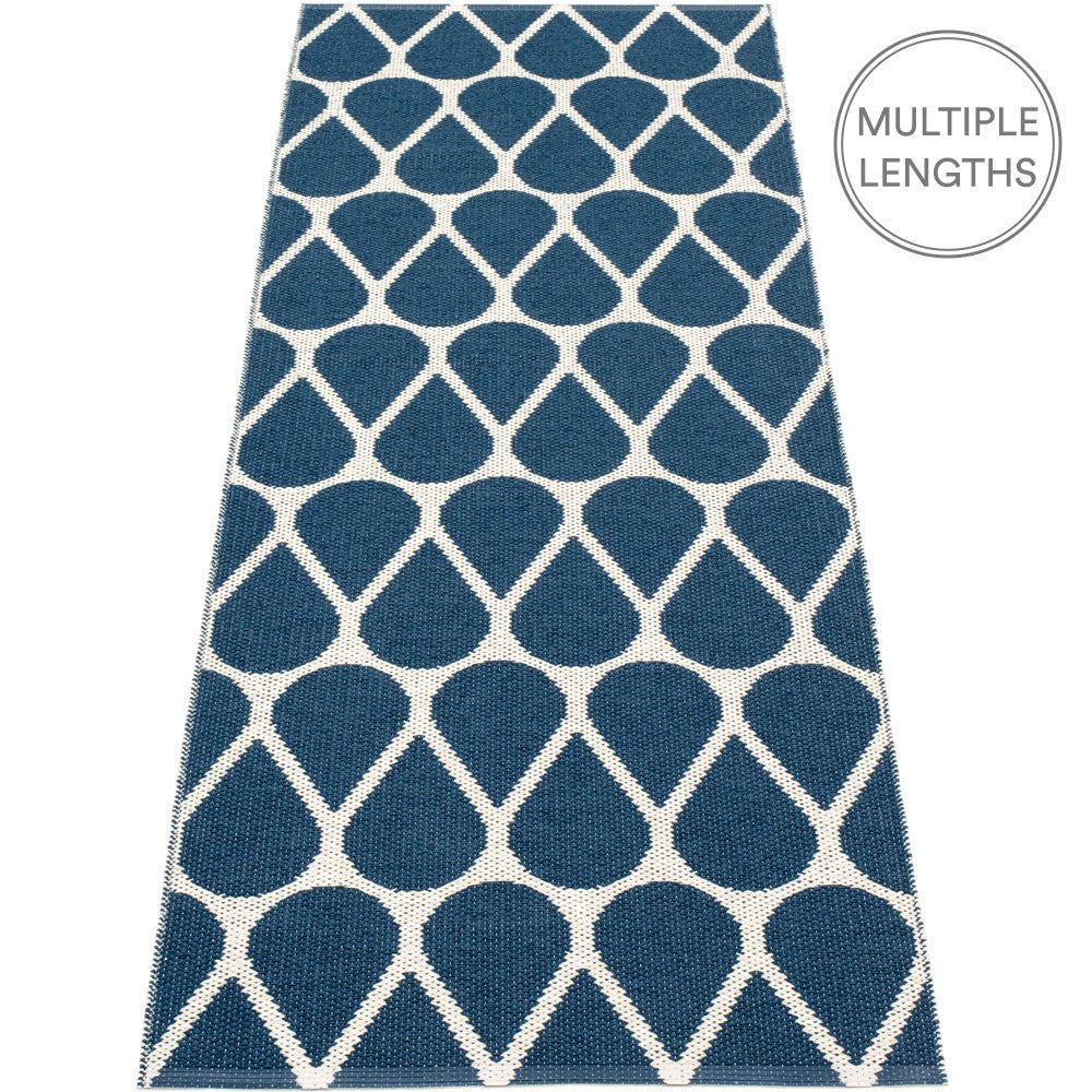 Pappelina Otis Runner - Ocean Blue & Vanilla - 70 x 200 cm