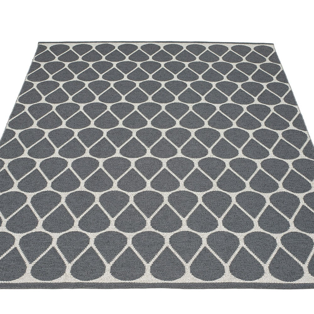 Pappelina Otis Large Rug - Granit 180 x 275 cm