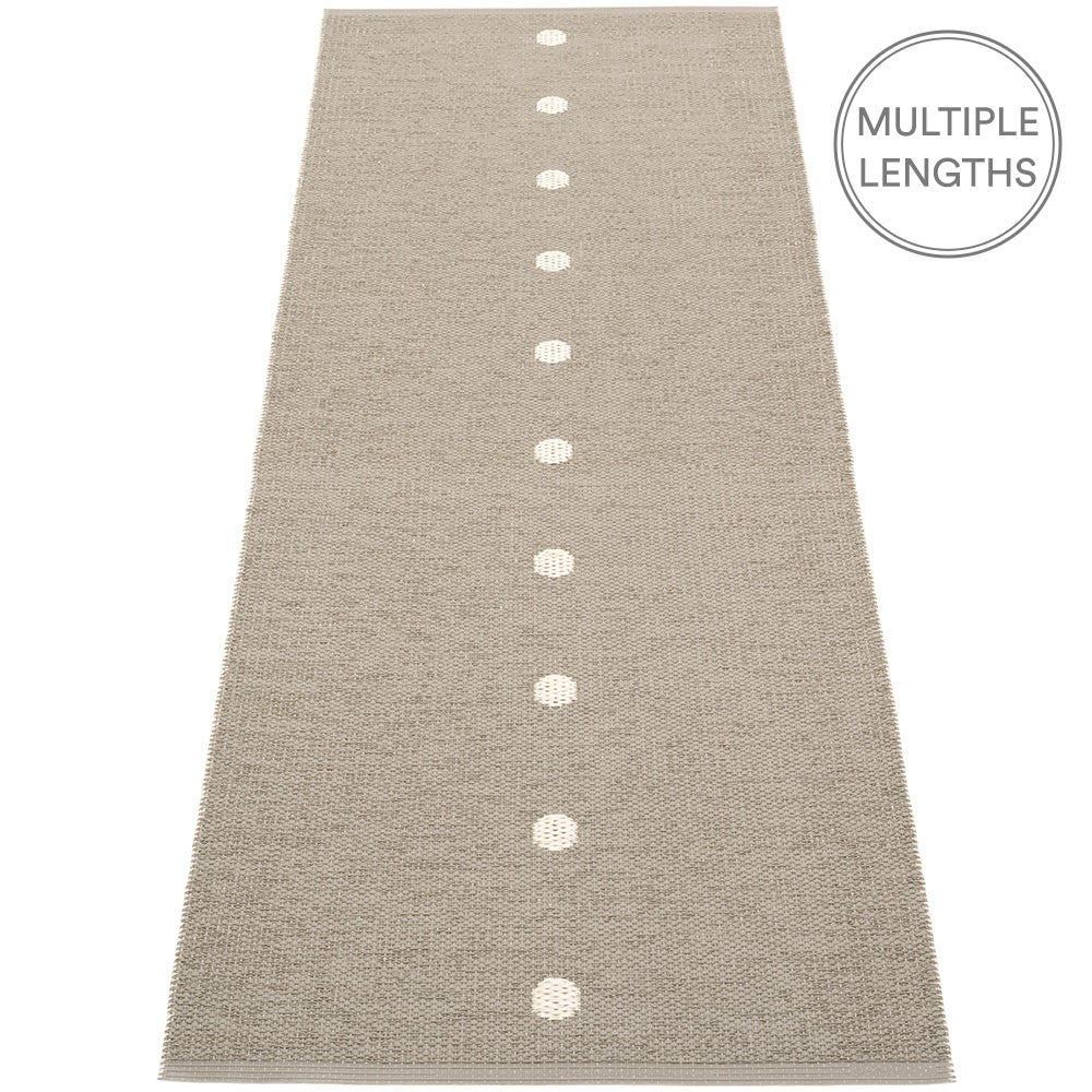 Pappelina Peg Runner - Dark Linen & Vanilla 70 x 200 cm