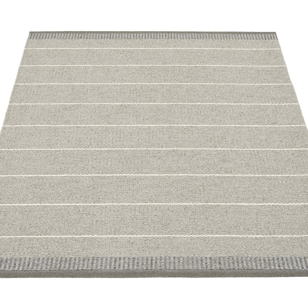 Pappelina Belle Large Rug - Concrete