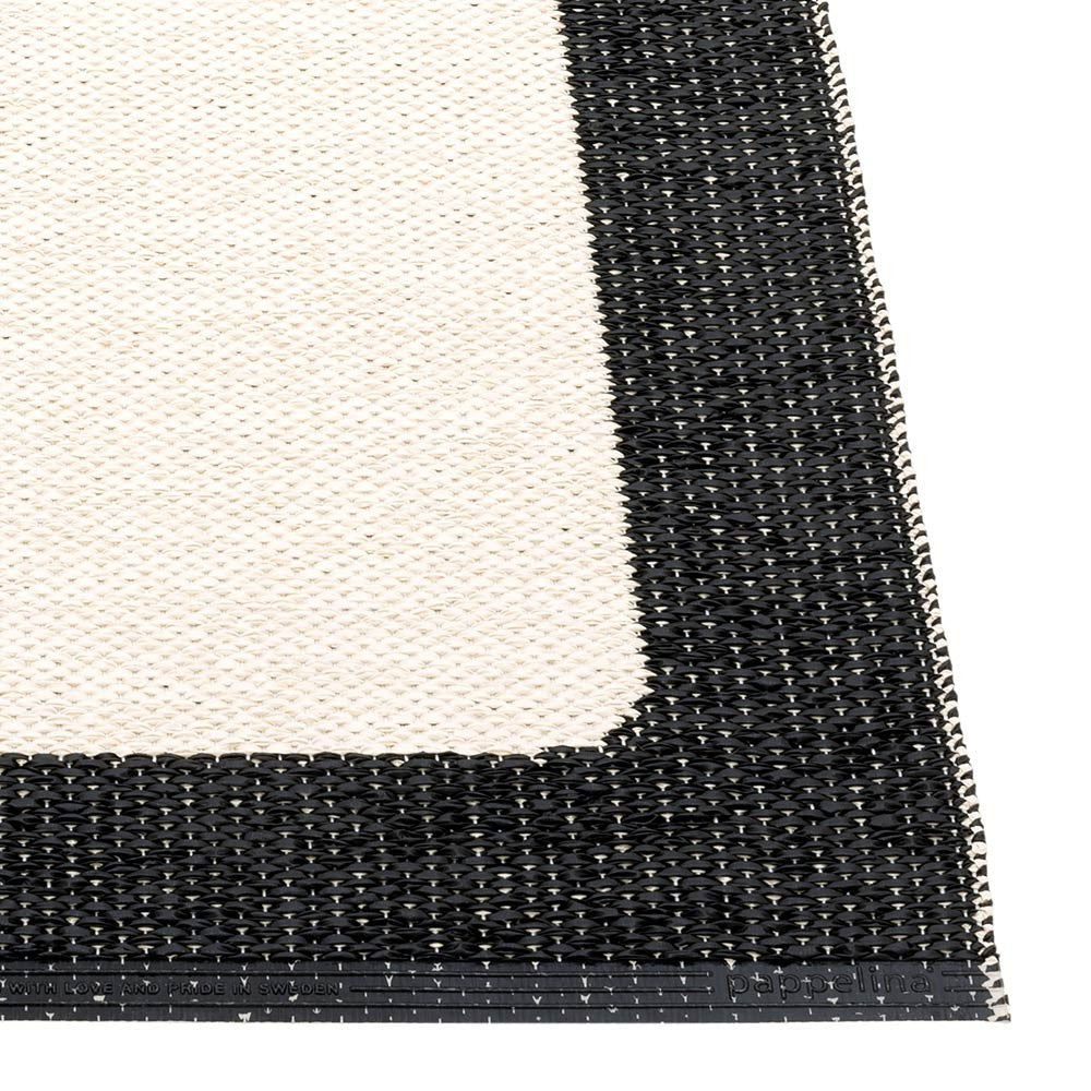 Pappelina Black Ilda Runner - Detail