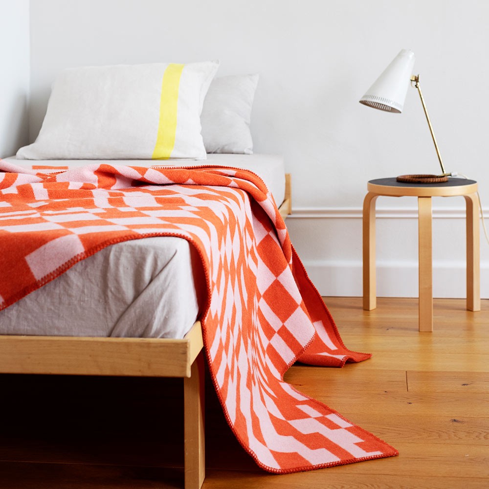 Lapuan Kankurit Koodi Wool Throw - Orange & Rose