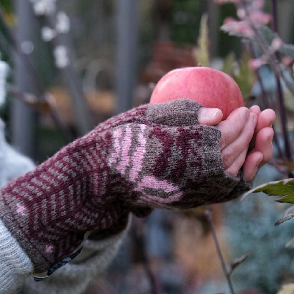 Öjbro Merino Wool Swedish Wristwarmers - Fager Iselin