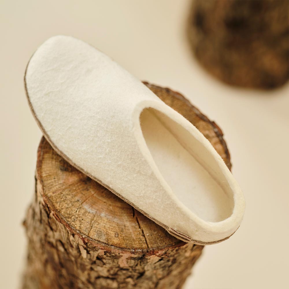 White leather sole Glerups Muleon wooden log